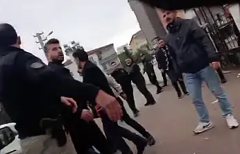 Adıyaman'da intihar olayını haber yapan gazetecileri polisler darbetti