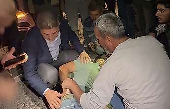 Adıyaman'da Kazayı Gören Vali ve Milletvekili Yaralı Yayaya Yardım Etti