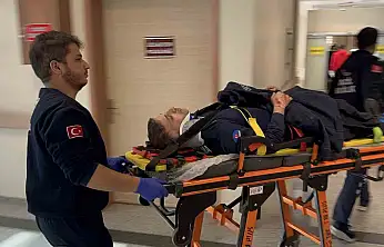 Adıyaman'da otomobiller çarpıştı: 3 infaz koruma memuru yaralandı