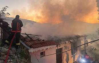 Akrabasını yakarak öldürmeye çalıştığı iddia edilen şahıs tutuklandı
