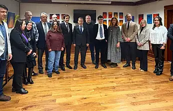 Başkan Dim İngiltere'de görev yapan gazetecilerle bir araya geldi