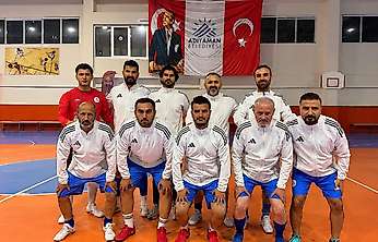 Başkan Tutdere Şampiyon Olan Belediye Futsal Takımını tebrik etti