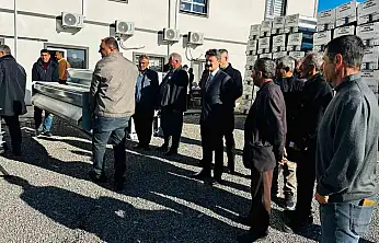 Besni'de 84 yetiştiriciye otomatik yemlik dağıtıldı