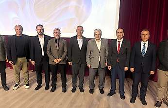 Besni'de, Çağdaş İnanç Problemleri ve Çözümleri Konferansı Düzenlendi