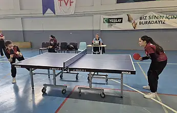 Besni'de okullar arası masa tenisi turnuvası sona erdi
