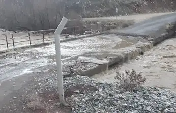 Biriman Köprüsü taştı