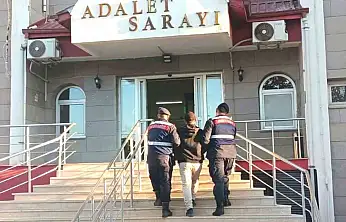 Çeşitli suçlardan aranan 3 şahıs jandarmadan kaçamadı