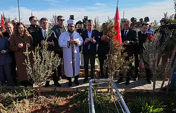 CHP Genel Başkanı Özgür Özel, 6 Şubat Anmaları Kapsamında Adıyaman'da
