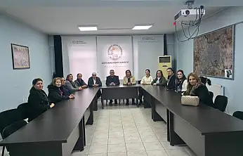 CHP Kadın Kolları heyeti Kent Konseyi Başkanı Altunbaş ile bir araya geldi