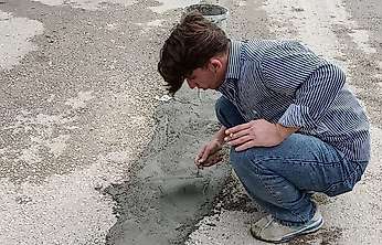 Adıyaman'da Bozuk Yol İçin Vatandaşlar Kolları Sıvadı