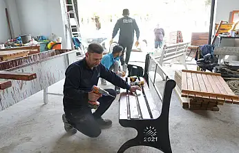 Depremde yıkılan depo ileri dönüşüm atölyesine dönüştürüldü