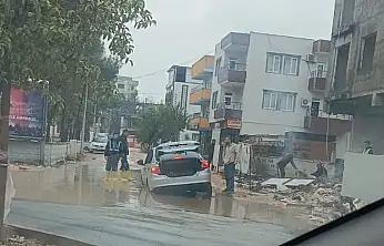 Dolgu yolda mahsur kaldı