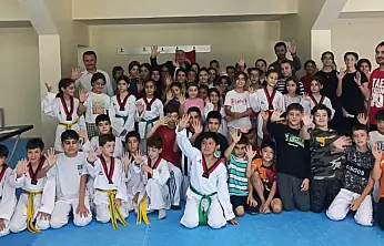 Elüstü Gölbaşı'nda Spor tesislerinde incelemelerde bulundu