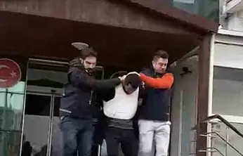 Eşini sokak ortasında öldüren şahıs tutuklandı