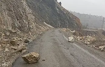 Gölbaşı ilçesinde korkutan heyelan