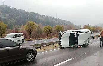 Gölbaşı Malatya karayolunda otomobil takla attı