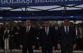 Gölbaşı'nda 29 Ekim Cumhuriyet Bayramı İçin Çelenk Sunma Töreni Düzenlendi