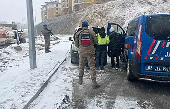 Gölbaşı'nda jandarma vatandaşın güvenliği için nöbette