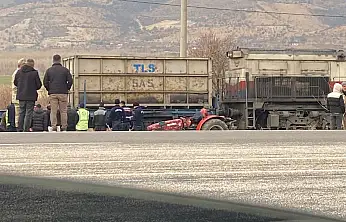 Gölbaşı'nda Traktör Tren hattına Girdi: 1 Yaralı