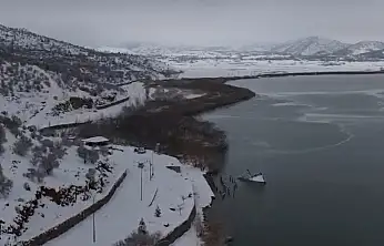 Gölbaşı'nda Yıllar Sonra Göl Yüzeyi Buz Tuttu