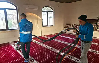 Hacı Efendi Türbesi'nde temizlik çalışması