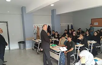 İl Müdürü Tosun, Esentepe Anadolu Lisesi öğrencileriyle bir araya geldi