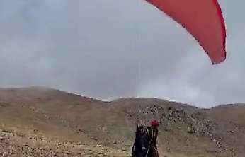 İrlandalı Turist Adıyaman Semalarında Adrenalin Dolu Atlayış Yaptı