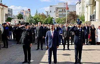 Kahta'da 29 Ekim Cumhuriyet Bayramı çelenk sunma töreni düzenlendi