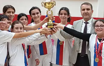 Kahta TP Kız İmam Hatip Proje Okulu Basketbol Yıldız Kızlar İl Birincisi oldu