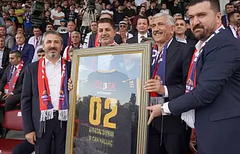 Kahta02 Spor Kulübü'nden Başkan Hallaç'a Onursal Başkanlık Unvanı