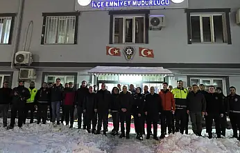 Kaymakam Algın, yılbaşı gecesi nöbet başındaki güvenlik güçlerini ziyaret etti