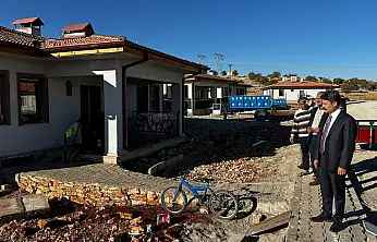 Kaymakam Aslan deprem konutlarını yerinde inceledi