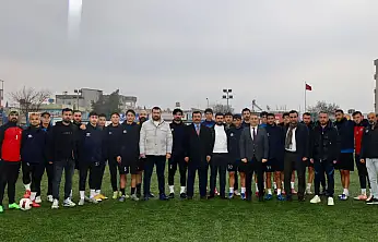 Kaymakam Soysal Kahta 02 Spor futbolcularıyla bir araya geldi