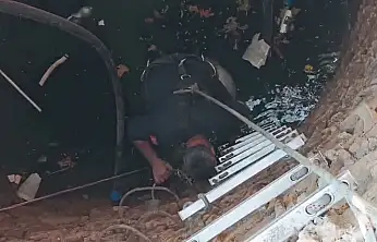 Kuyuya düşen keçiyi itfaiye kurtardı