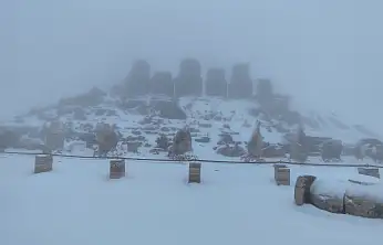Nemrut Dağı beyaza büründü