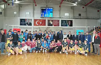 Okul Sporları Genç Erkekler Voleybol il birinciliği müsabakaları tamamlandı
