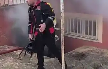 Okulun bodrum katında korkutan yangın