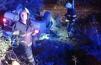 Kahta'da otomobil şarampole yuvarlandı: 3 yaralı