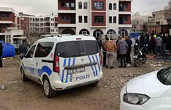 Paralarını alamadıklarını iddia eden işçiler eylem yaptı