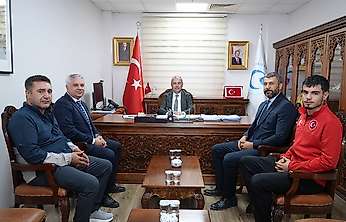 Rektör Keleş, Karatede dünya İkincisi sporcuyu ağırladı