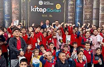 Samsat'tan 300 Öğrenci Kahta Kitap Günleri'ne Katıldı