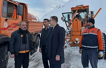 Sincik Malatya yolunda yol açma çalışmaları devam ediyor