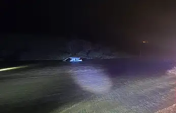 Suya gömülen araçta 1 kişi yaralandı