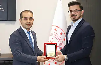 Tayini çıkan Başhekim Özbek'en İl müdürü Şirik'e veda ziyareti