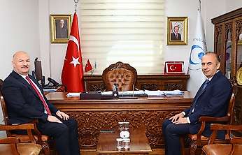 Vali Küçük'ten Rektör Keleş'e ziyaret