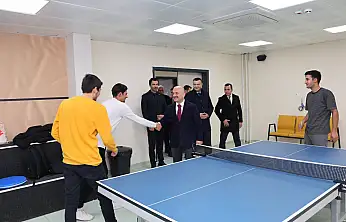 Vali Varol Gölbaşı Gençlik Merkezinde gençlerle bir araya geldi