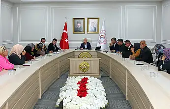 Vali Varol iş arayan vatandaşları ağırladı