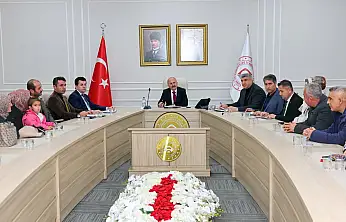 Vali Varol, İş arayan vatandaşlarla bir araya geldi