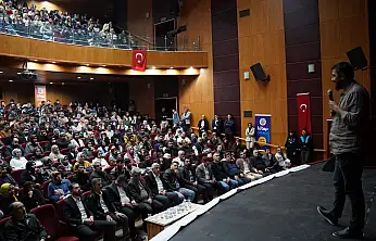 Yazar Altay Cem Meriç'in Kahta'da katıldığı söyleşiye yoğun ilgi