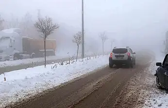Yoğun sis Besni'yi etkisi altına aldı